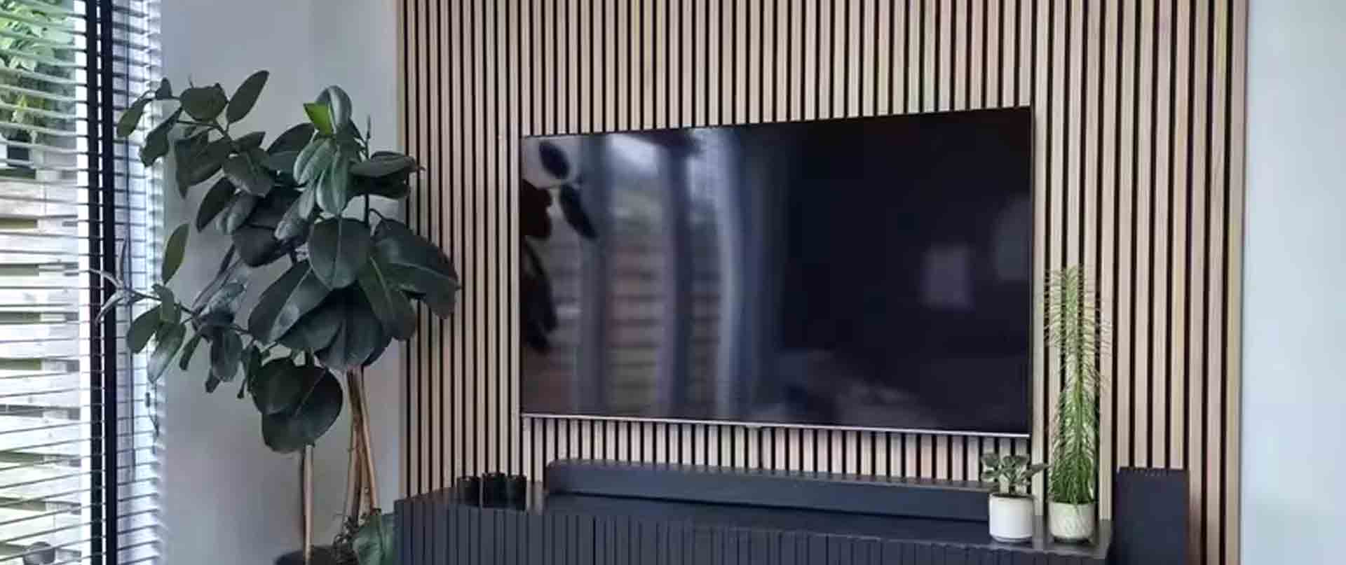 01 01